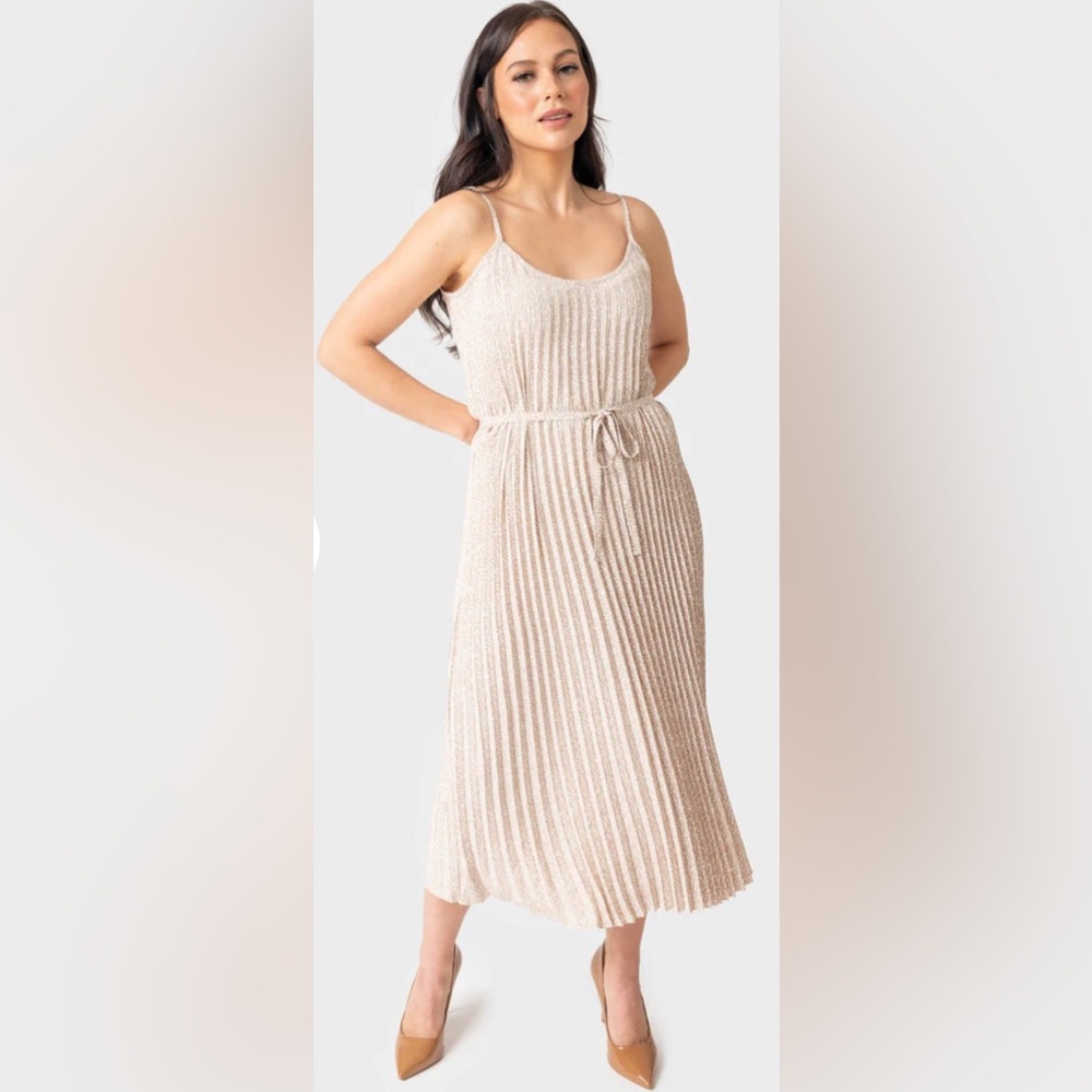 Gibsonlook - Adjustable Strap Pleated Midi Dress With Belt